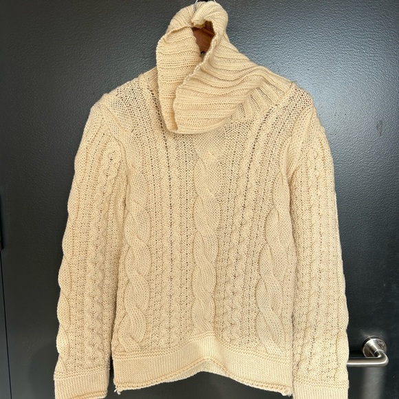 Highland home industries 100 percent wool cable knit turtleneck in GUC - Picture 5 of 13